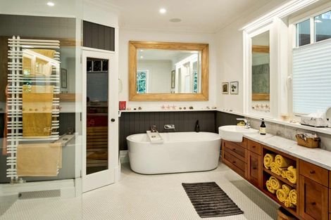 Photo of property in 18 Huia Road, Days Bay, Lower Hutt, 5013