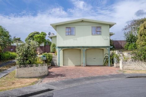 Photo of property in 8 O'rourke Place, Otaki Beach, Otaki, 5512