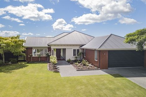 Photo of property in 48 Oakwood Drive, Rangiora, 7400