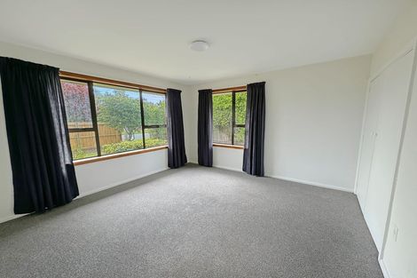 Photo of property in 16 Manor Place, Bryndwr, Christchurch, 8053