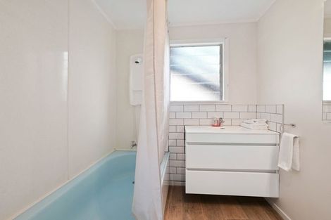 Photo of property in 43 Wakeman Road, Acacia Bay, Taupo, 3330