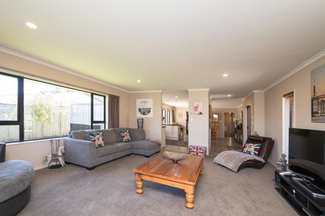 Photo of property in 23 Walnut Grove, Kelvin Grove, Palmerston North, 4414