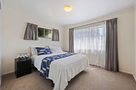 Photo of property in 2/30 Curacao Place, Half Moon Bay, Auckland, 2012