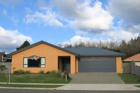 Photo of property in 104 Weggery Drive, Waikanae Beach, Waikanae, 5036