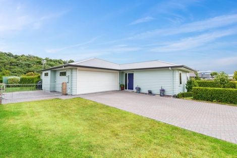 Photo of property in 39 Pukeko Way, Kinloch, Taupo, 3377