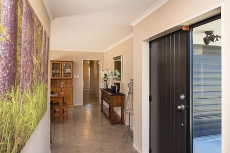 Photo of property in 23 Walnut Grove, Kelvin Grove, Palmerston North, 4414