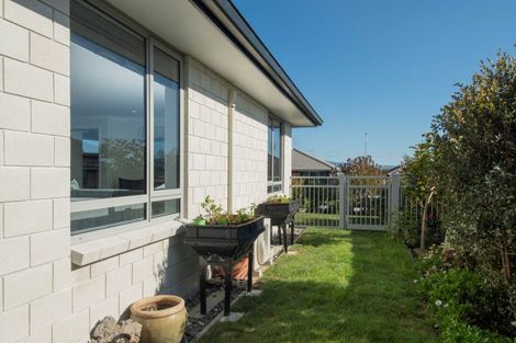 Photo of property in 76 Bert Wall Drive, Omokoroa, 3114