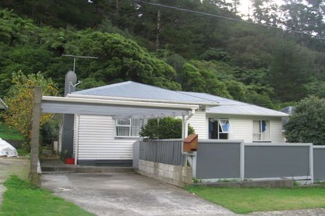Photo of property in 60 Sunny Grove, Wainuiomata, Lower Hutt, 5014