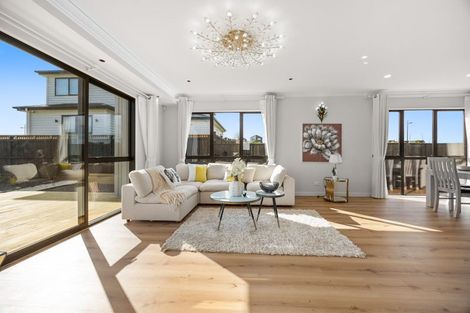 Photo of property in 35 Park Green Avenue, Rosehill, Papakura, 2113