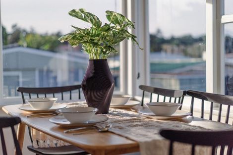 Photo of property in 23 Royston Street, Rosehill, Papakura, 2113