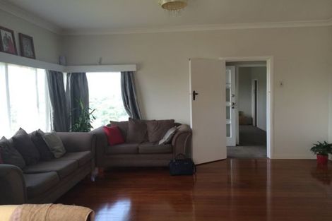Photo of property in 15 Hendry Avenue, Hillsborough, Auckland, 1042