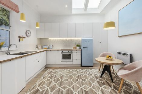 Photo of property in 147 Marine Parade, Seatoun, Wellington, 6022