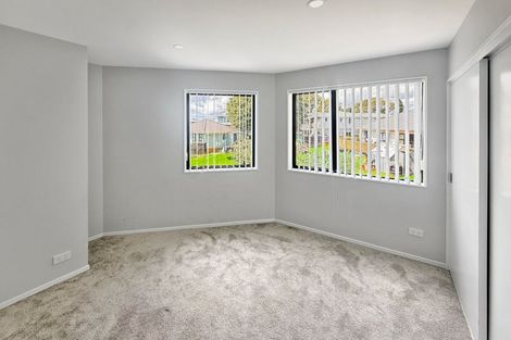Photo of property in 8 Whangamaru Way, Papakura, 2110