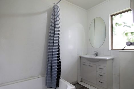 Photo of property in 25 Lynmore Drive, Hillpark, Auckland, 2102