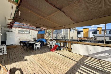 Photo of property in 38 Larissa Avenue, Henderson, Auckland, 0610