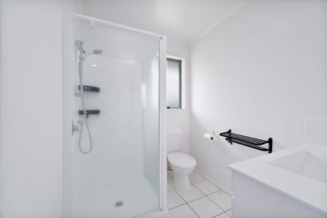 Photo of property in 6/72 Swanson Road, Henderson, Auckland, 0610