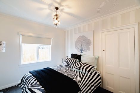 Photo of property in 94 Hargest Crescent, Saint Clair, Dunedin, 9012