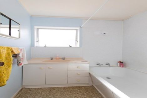 Photo of property in 16c Karaka Street, Otaki Beach, Otaki, 5512