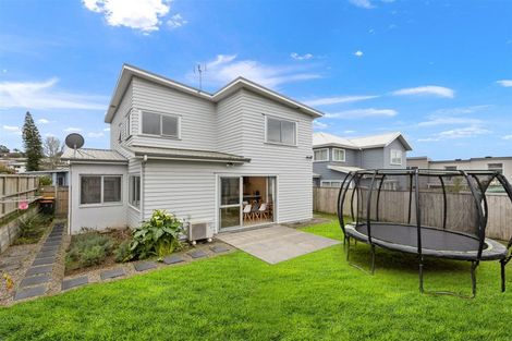 Photo of property in 11 Kukuwai Avenue, Red Beach, 0932