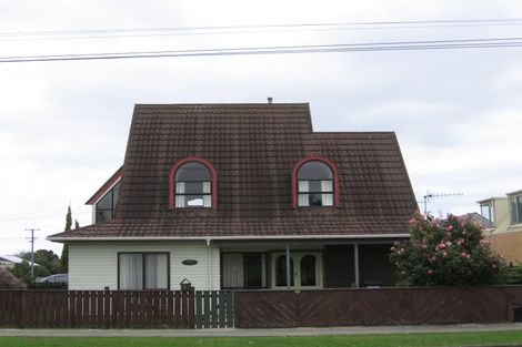 Photo of property in 37 Weraroa Road, Levin, 5510