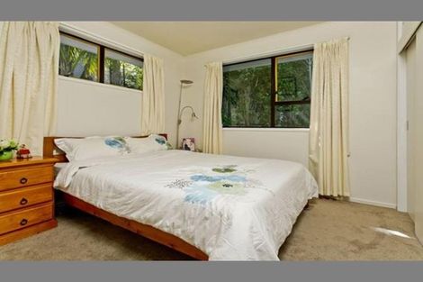 Photo of property in 33 Sequoia Place, Sunnynook, Auckland, 0620