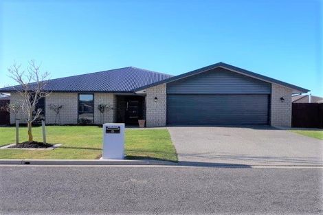 Photo of property in 8 Wattle Lane, Rangiora, 7400