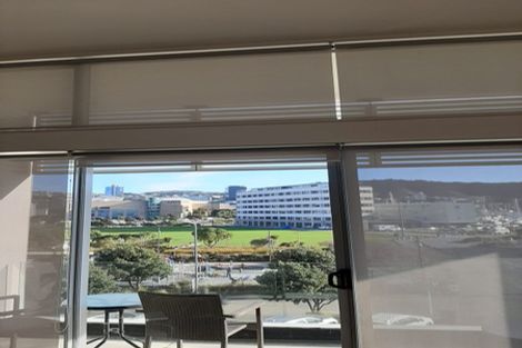 Photo of property in 74 Oriental Parade, Oriental Bay, Wellington, 6011