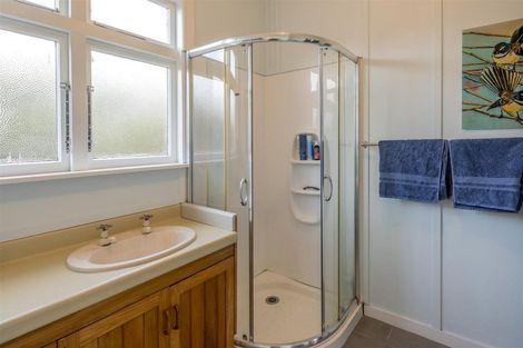 Photo of property in 6 Queenwood Road, Levin, 5510