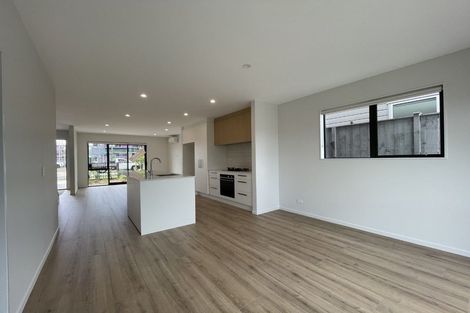 Photo of property in 6 Viridian Avenue, Rosehill, Papakura, 2113