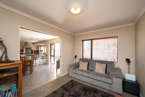 Photo of property in 23 Walnut Grove, Kelvin Grove, Palmerston North, 4414