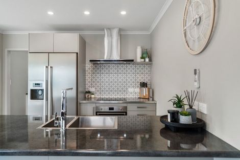 Photo of property in 14 Centaine Way, Papamoa Beach, Papamoa, 3118