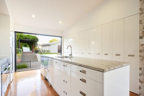 Photo of property in 3 Cameron Terrace, Bluff Hill, Napier, 4110