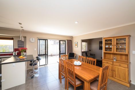 Photo of property in 23 Walnut Grove, Kelvin Grove, Palmerston North, 4414