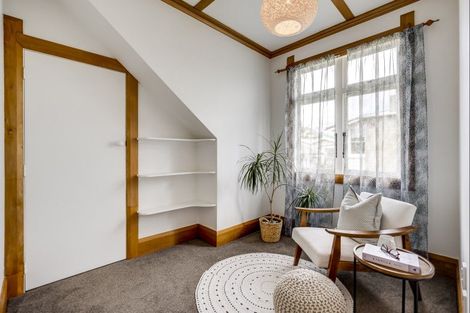 Photo of property in 1 Lambton Road, Hospital Hill, Napier, 4110