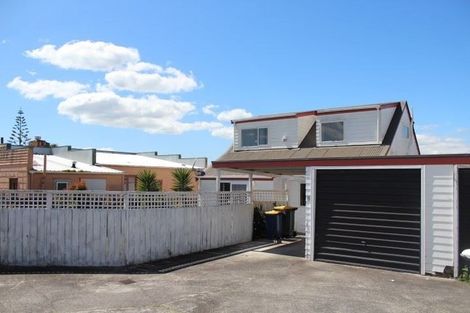 Photo of property in 2/10 Rewa Street, New Lynn, Auckland, 0600
