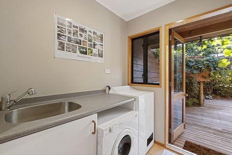 Photo of property in 11 Calypso Place, Rothesay Bay, Auckland, 0630