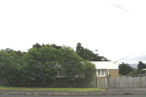 Photo of property in 51 Awaroa Road, Sunnyvale, Auckland, 0612