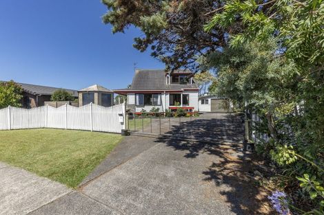 Photo of property in 14 Muscat Place, Henderson, Auckland, 0612