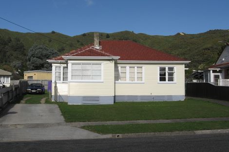 Photo of property in 13 Newcombe Street, Naenae, Lower Hutt, 5011