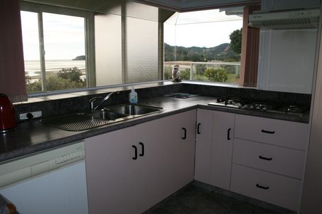 Photo of property in 1110 Abel Tasman Drive, Ligar Bay, Takaka, 7183