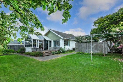 Photo of property in 16 Freebairn Street, Redwood, Christchurch, 8051