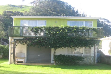 Photo of property in 13 Kawakawa Road, Whitianga, 3510