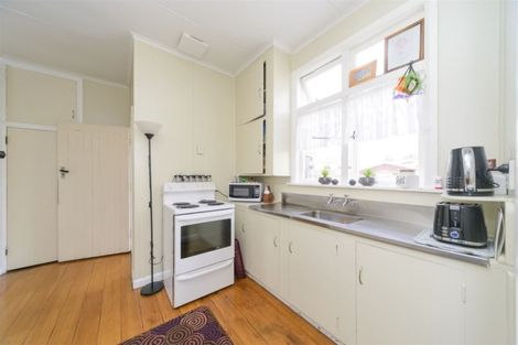 Photo of property in 77 Hillcrest Drive, Kelvin Grove, Palmerston North, 4414