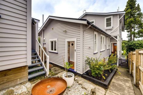 Photo of property in 11a Colenso Avenue, Hospital Hill, Napier, 4110