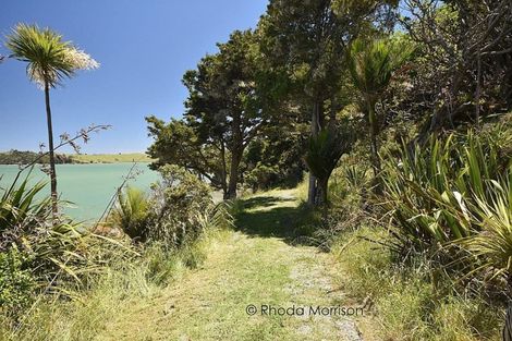 Photo of property in 435 Heatley Road, Whakapirau, 0583