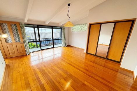 Photo of property in 2/61 Beachville Road, Redcliffs, Christchurch, 8081