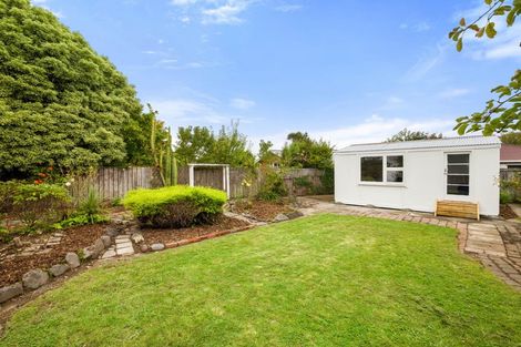 Photo of property in 16 Ilfracombe Place, Burnside, Christchurch, 8053