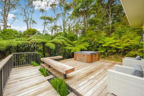 Photo of property in 14 Kopiko Road, Titirangi, Auckland, 0604