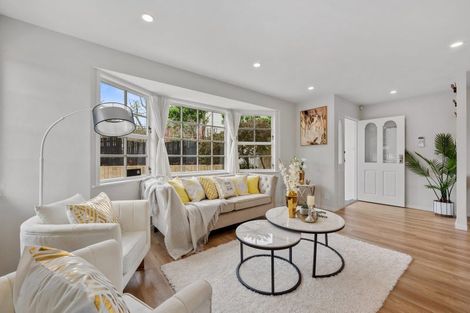 Photo of property in 28 Cockayne Crescent, Sunnynook, Auckland, 0620