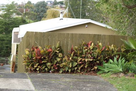 Photo of property in 15 Reydon Place, Cockle Bay, Auckland, 2014
